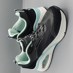 Skechers Street Los Angeles Black Size 8